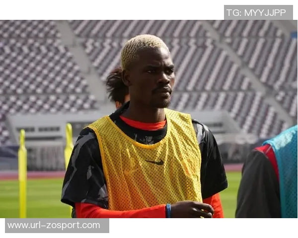 海港冬训首堂课在多哈举行新援让克劳德积极参与合练展现状态